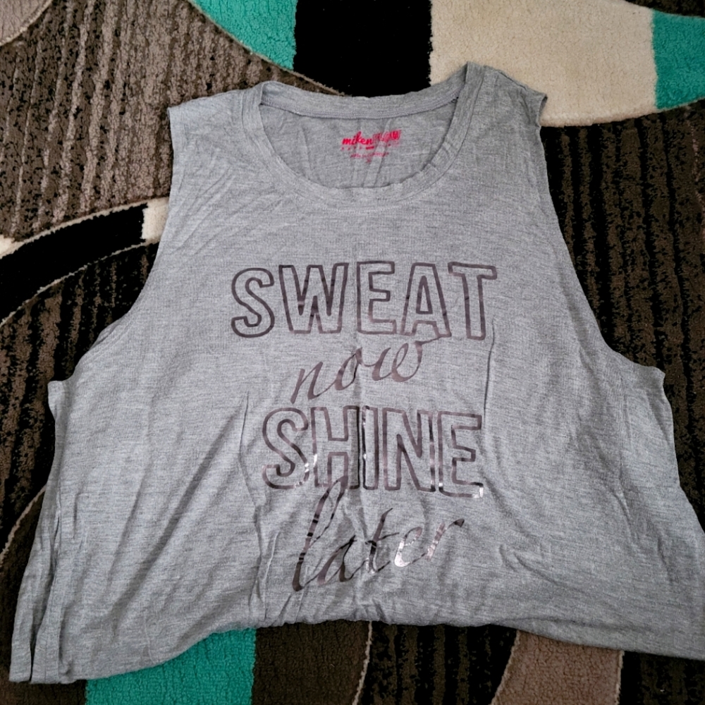 Womans summer tank - Picture 1 of 1